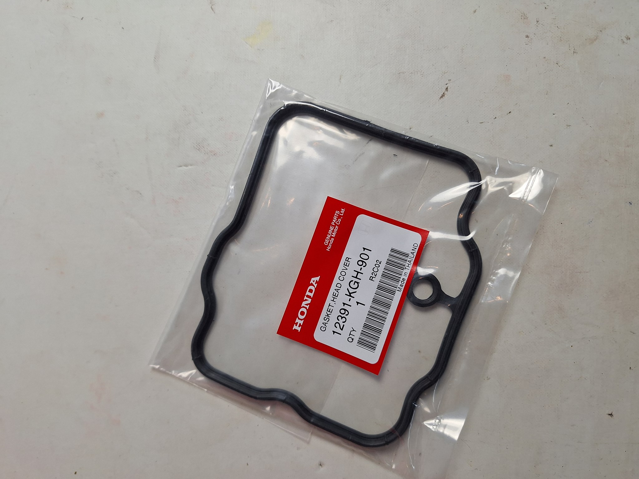 Picture of DICHTUNG, KOPFDECKEL  12391-KGH-901  CBR125R